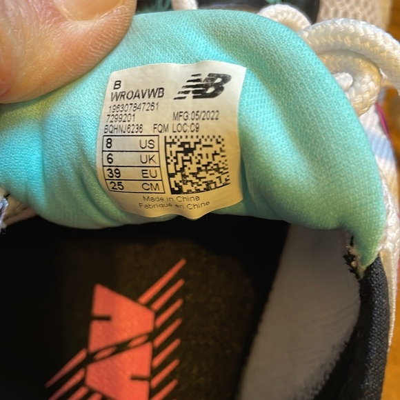 New Balance gym shoes size 8 - Picture 6 of 7